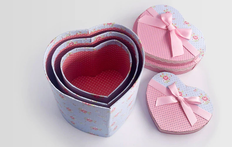 empty heart shaped boxes------3